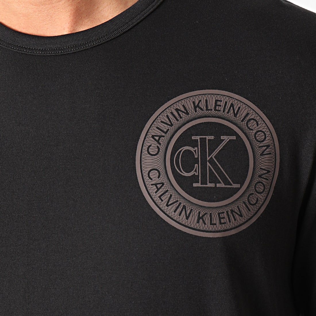 tricko-calvin-klein-icon-nm1987e-cerna5